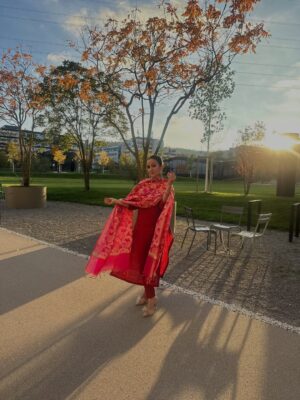 Kiwi Tandon Instagram - Karwachauth 2025 ♥️✨

( karwachauth pics, festival , festive , festival 2025, Indian festivals , Indian outfit, festive look)
#karwachauthlook #karwachauth2025 
#karwachauthmakeup #karwachauthpics #karwachauth #festivemakeup #festivalmakeup #indianfestivewear #karwachauthspecial