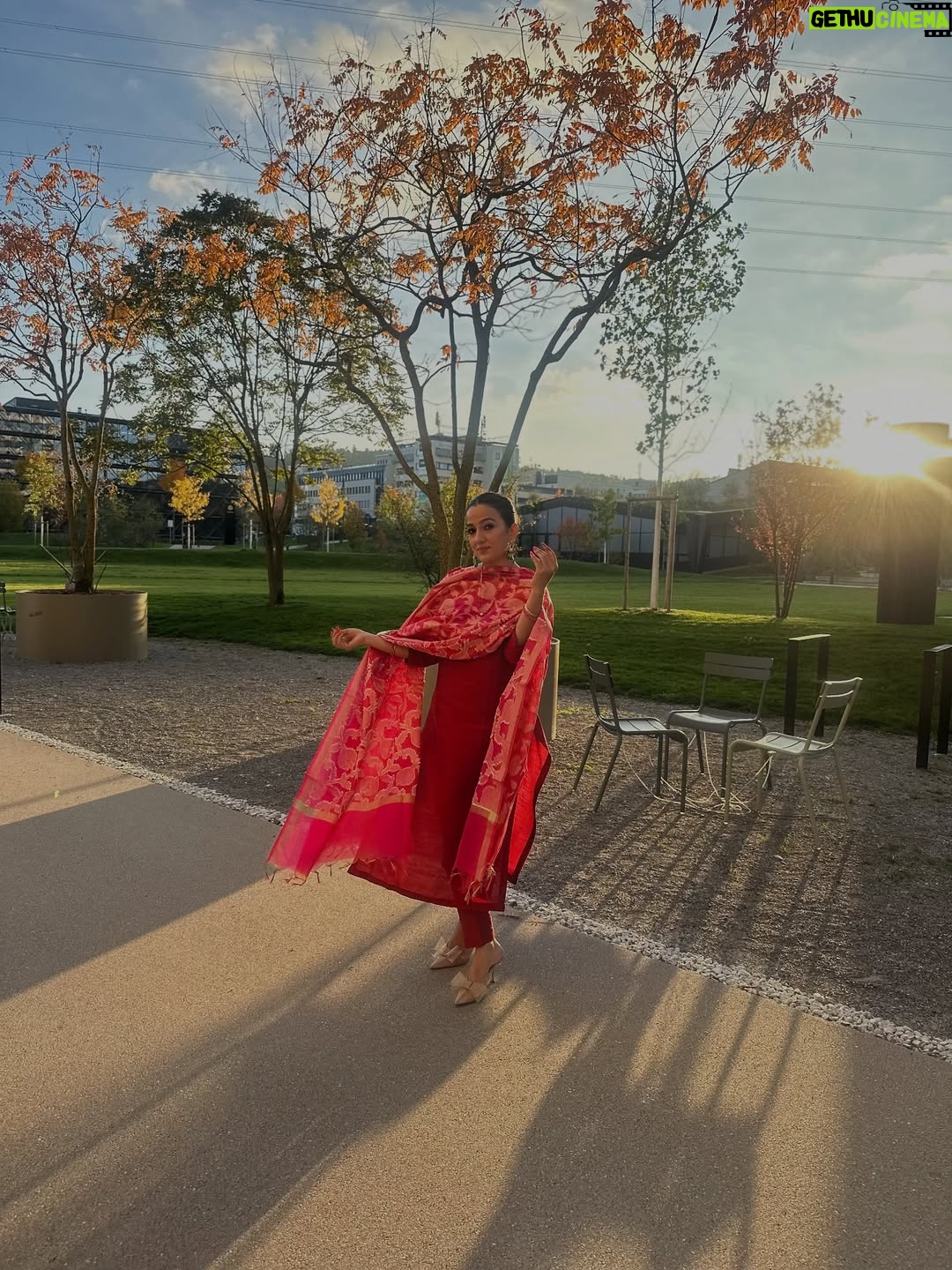 Kiwi Tandon - 2.6K Likes - Karwachauth 2025 ♥️✨

( karwachauth pics, festival , festive , festival 2025, Indian festivals , Indian outfit, festive look)
#karwachauthlook #karwachauth2025 
#karwachauthmakeup #karwachauthpics #karwachauth #festivemakeup #festivalmakeup #indianfestivewear #karwachauthspecial