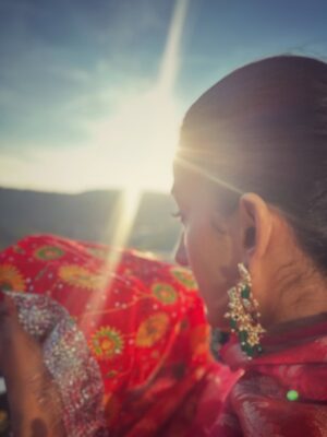 Kiwi Tandon Instagram - Karwachauth 2025 ♥️✨

( karwachauth pics, festival , festive , festival 2025, Indian festivals , Indian outfit, festive look)
#karwachauthlook #karwachauth2025 
#karwachauthmakeup #karwachauthpics #karwachauth #festivemakeup #festivalmakeup #indianfestivewear #karwachauthspecial