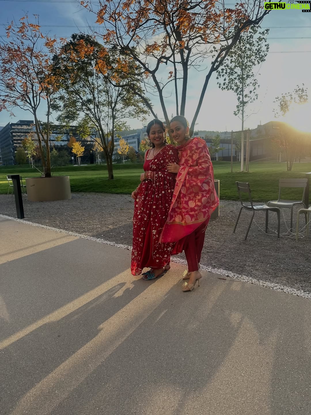 Kiwi Tandon - 2.6K Likes - Karwachauth 2025 ♥️✨

( karwachauth pics, festival , festive , festival 2025, Indian festivals , Indian outfit, festive look)
#karwachauthlook #karwachauth2025 
#karwachauthmakeup #karwachauthpics #karwachauth #festivemakeup #festivalmakeup #indianfestivewear #karwachauthspecial