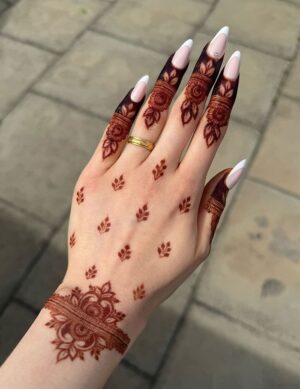 Kiwi Tandon Instagram - Save & share with all mehndi lovers ✨♥️

I don’t know if it’s just me, but more than the palm I always get excited for the backhand …that’s where it shows the most🥰 

Source : Pinterest 

( mehndi henna designs , hand Mehndi aesthetic, hand Mehndi , karwachauth Mehndi , bridal Mehndi , teen Mehndi , minimal Mehndi designs, simple Mehndi design , simple henna designs) 
#hennamehndi #mehndiidea #mehndidesigns #hennadesigns #karwachauthmehndi #bridalhenna #bridalmehndidesigns #simplemehndi #minimalmehndi #simplehennadesign #minimalhenna
