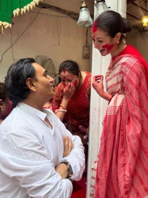 Koel Mallick Instagram - শুভ বিজয়া দশমী 🙏 #blessings #love #life #familybond