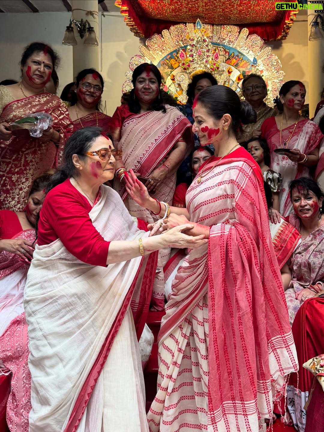 Koel Mallick - 265.3K Likes - শুভ বিজয়া দশমী 🙏 #blessings #love #life #familybond