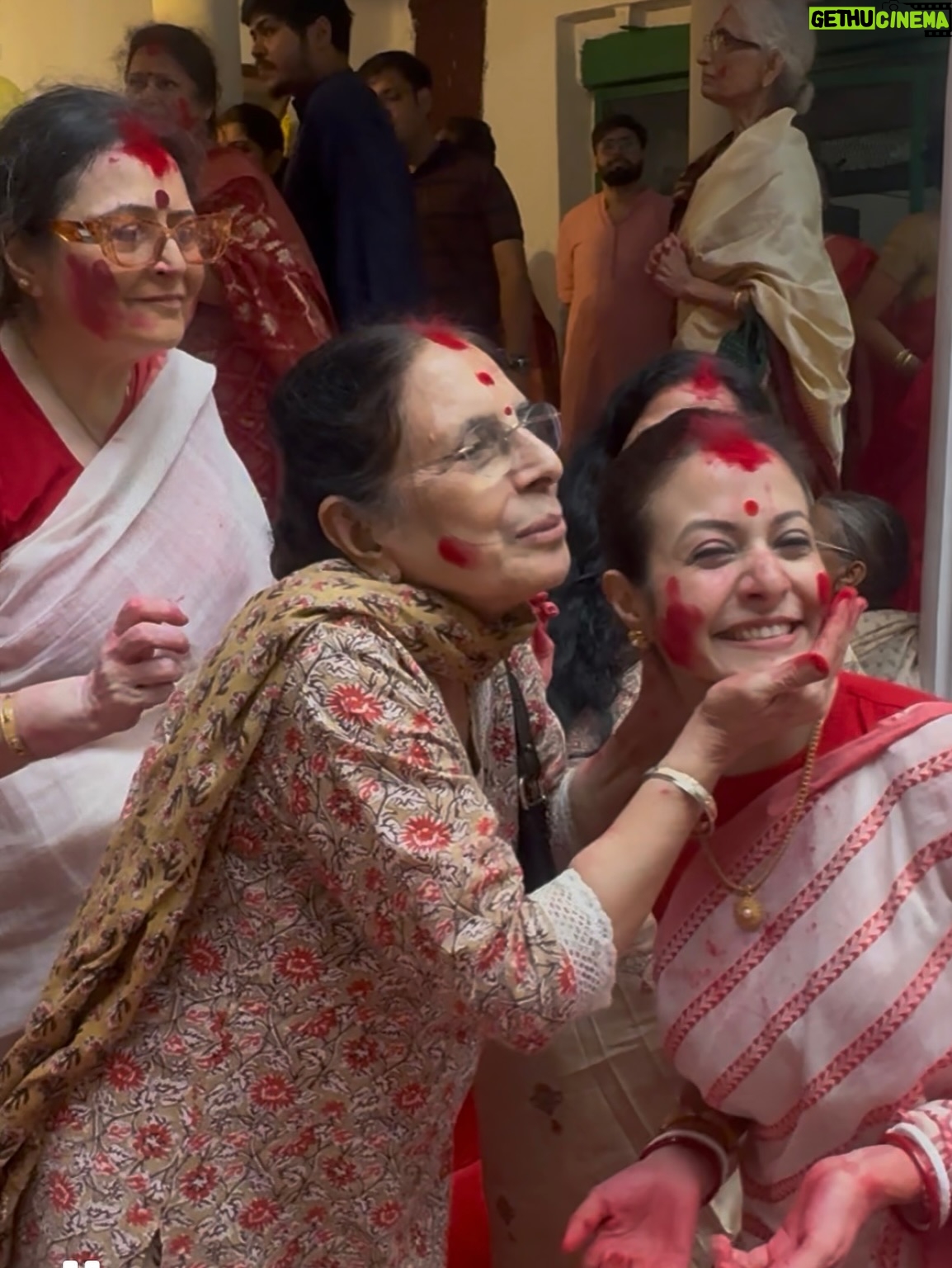 Koel Mallick - 265.3K Likes - শুভ বিজয়া দশমী 🙏 #blessings #love #life #familybond