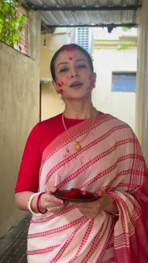 Koel Mallick Instagram - শুভ বিজয়ার প্রীতি, শুভেচ্ছা ও অনেক ভালবাসা 🙏 #blessings #love #spreadlove #happiness