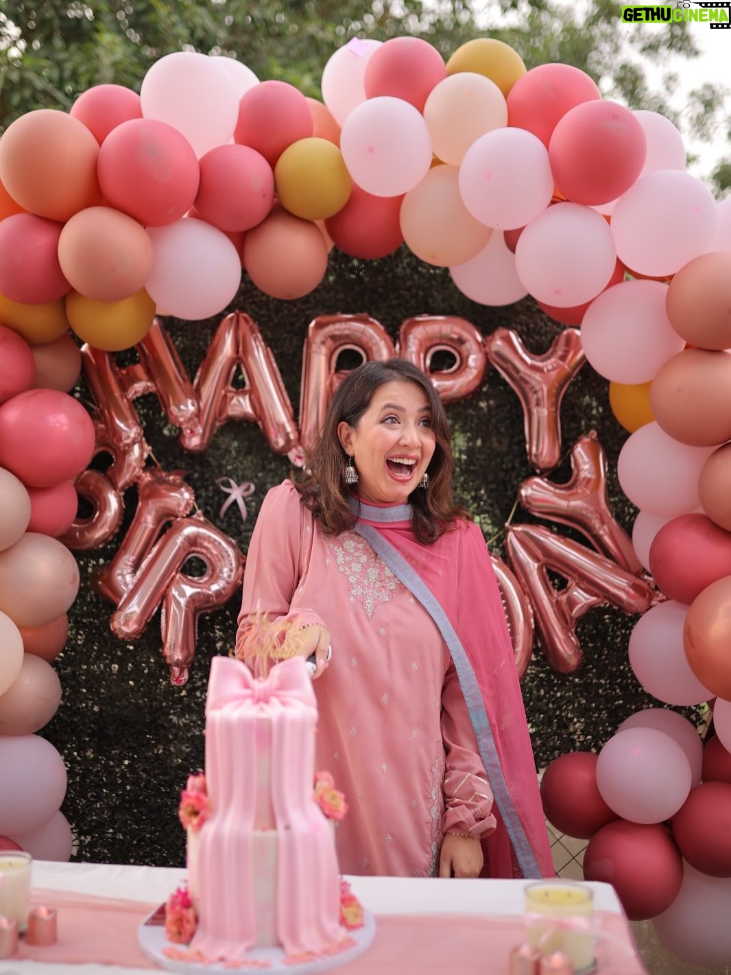 Komal Aziz Khan - 84.1K Likes - Set out to build a fashion company ended up building a soul family @omalbykomal 
What an incredible 35th birthday ! Thank you everyone for all the love and @twistlesbyghania for the cake ❤️