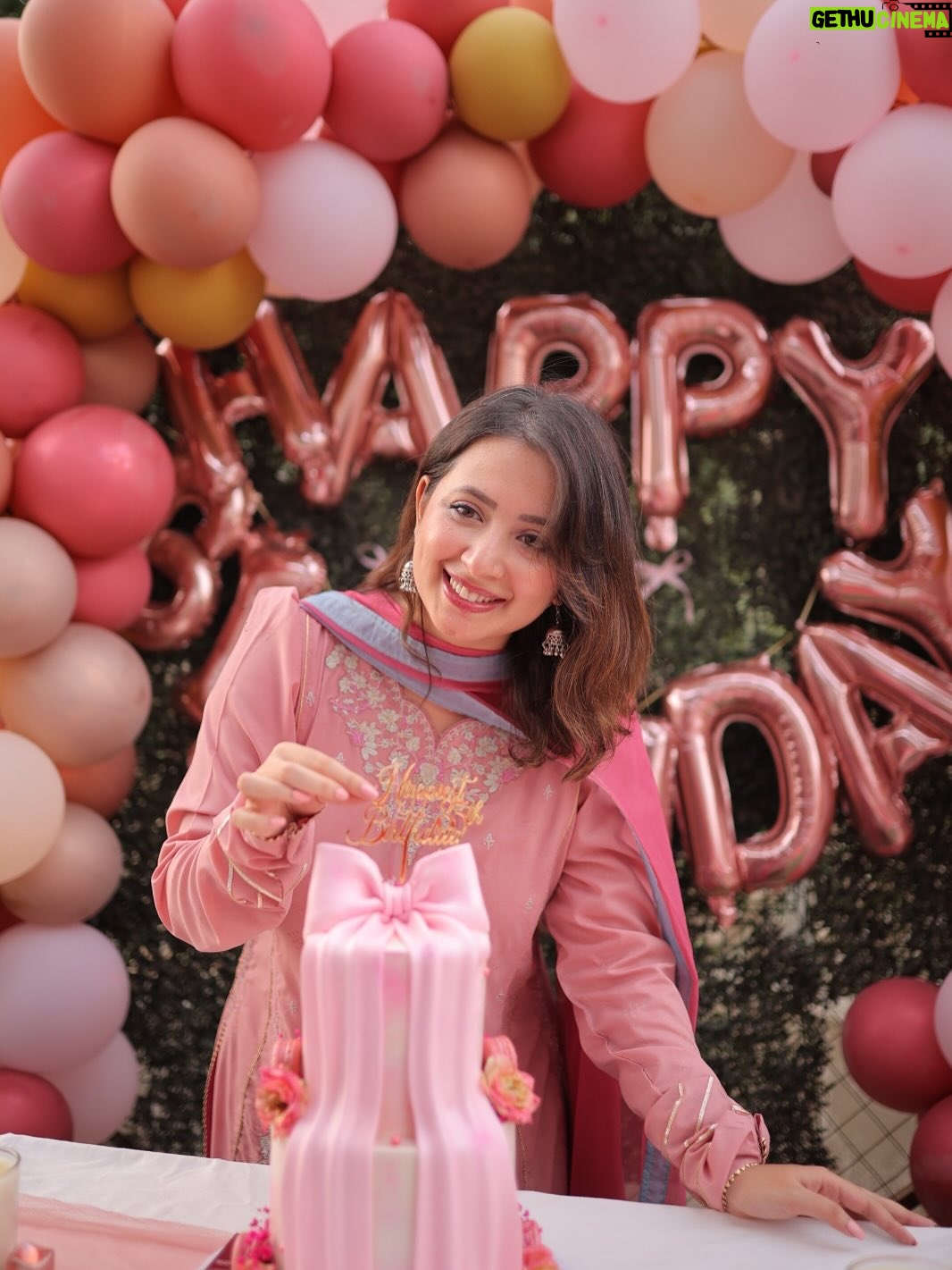 Komal Aziz Khan - 84.1K Likes - Set out to build a fashion company ended up building a soul family @omalbykomal 
What an incredible 35th birthday ! Thank you everyone for all the love and @twistlesbyghania for the cake ❤️