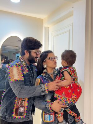 Komal Gudan Instagram - Day-2 Navratri”2025🥁
Proof that we can coordinate outfits… but not opinions 😅 #FamilyButSarcastic #FestiveChaos #dandiyaedition #trendingsongs #fyppp #viralpost❤️ #garbalovers❤️ #navratri❤️ #day2