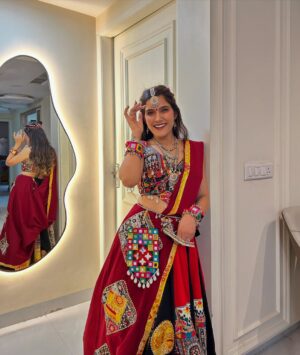 Komal Gudan Instagram - Navratri”25 ❤️
Day 1 of dandiya and my outfit already danced more than I did 💃✨ #DandiyaNight #NavratriVibes #GarbaGlow #OutfitOnPoint #Day1Done #FestiveSeason #DesiVibes #Navratri2025 #garbalook #trendinsong #viralpost❤️ #fyppp