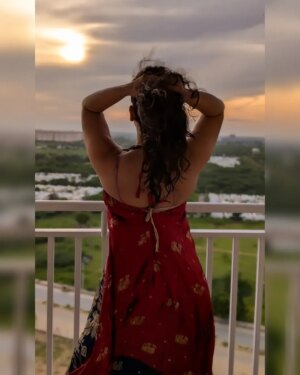 Komalee Prasad Instagram - Birthday post(love letter) for you all 🫵🏻💌

You all have given me love when I needed it but today felt special. ✨
All those stories , posts, emails, messages, rooting for me and for us, i realised how blessed I am to have all of your hands along with mine in the prayers.🥺
This means everything to me and this is everything I need. 🫴🏻🙏🏻
I take this so personally that i want to only prove that your choice to love me is right,  in every step , with every film. This might take a while but this will be a journey for all of us. A journey i will make sure you remember. 🤜🏻🤛🏻

To each and everyone of you individually , I LOVE YOU from the bottom of my heart. Thank you for making this day so memorable. 🫂💌

Yours,
Prasad 🥰