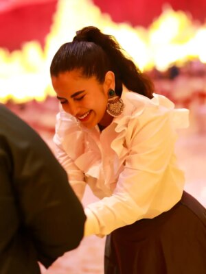 Komalee Prasad Instagram - Photographer jaldi focus karo! 🧏🏻🏵️🥁🌻💗
.
.
.
And @prasad_singarapu 📸 actually does! 🥰
#bffweddingdiaries #strictlydramatic
