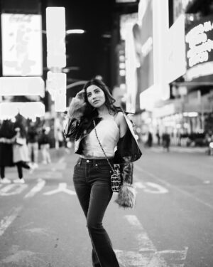 Krisheka Patel Instagram - 💕🦋✨🌈🍟🛍️🗽🌸🍬🫶🏻🤌🏻 #nycdiaries❤️