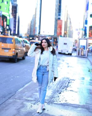 Krisheka Patel Instagram - Forever in love with New York 🤌🏻💕🫶🏻😻#nycstreets#timesquarenewyorkcity🌆🗽#snow❄☃️ #lovenyc❤️ #lovetravling✈️