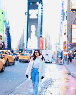 Krisheka Patel Instagram - Forever in love with New York 🤌🏻💕🫶🏻😻#nycstreets#timesquarenewyorkcity🌆🗽#snow❄☃️ #lovenyc❤️ #lovetravling✈️