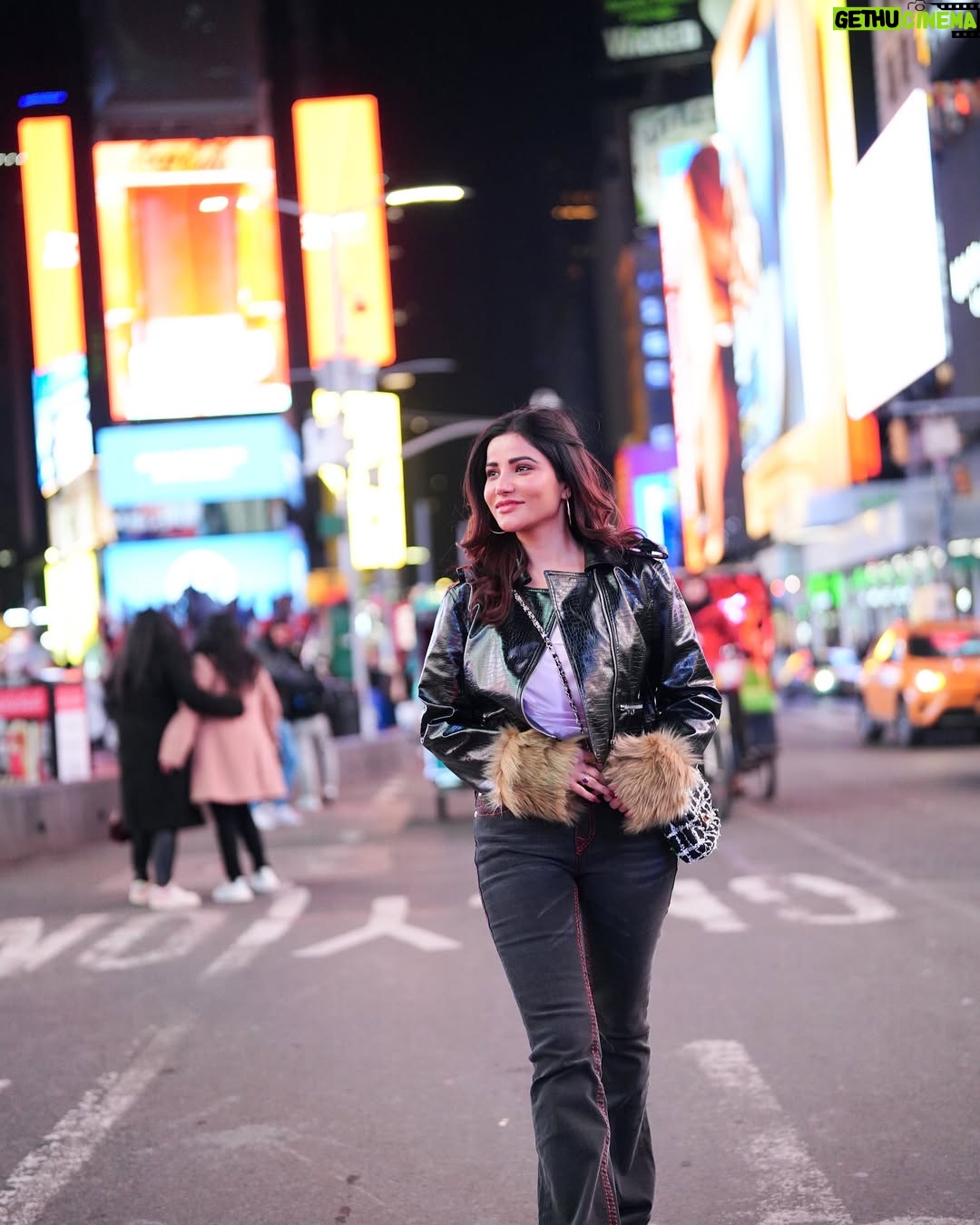 Krisheka Patel - 6.4K Likes - 💕🦋✨🌈🍟🛍️🗽🌸🍬🫶🏻🤌🏻 #nycdiaries❤️