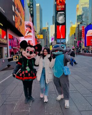Krisheka Patel Instagram - Forever in love with New York 🤌🏻💕🫶🏻😻#nycstreets#timesquarenewyorkcity🌆🗽#snow❄☃️ #lovenyc❤️ #lovetravling✈️
