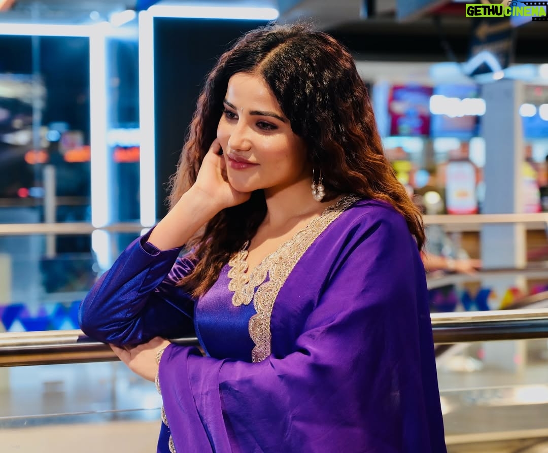 Krisheka Patel - 5.3K Likes - Hi guys, Jaanu is waiting for you’re response 🤌🏻pls go and watch tomorrow our film Artiste is coming out in theatres 🎭 can’t wait you’ll to get into this  crazy ride called “Artiste “with lots of romance, actions, comedy, intense fighting and suspense ..pls do watch it in theatres 🎭 i promise u will definitely llike it.!🤗🤗😇🙏🏻🫶🏻💕#gratitude #jaanu 🥰#vicky 💕##feelingblessed😇 #fridaybigday🔥 #21stmarch#artistefilm🎬#telugucinema
@iratanrishi 
@sjkentertainments 
@santosh_kalwacherla