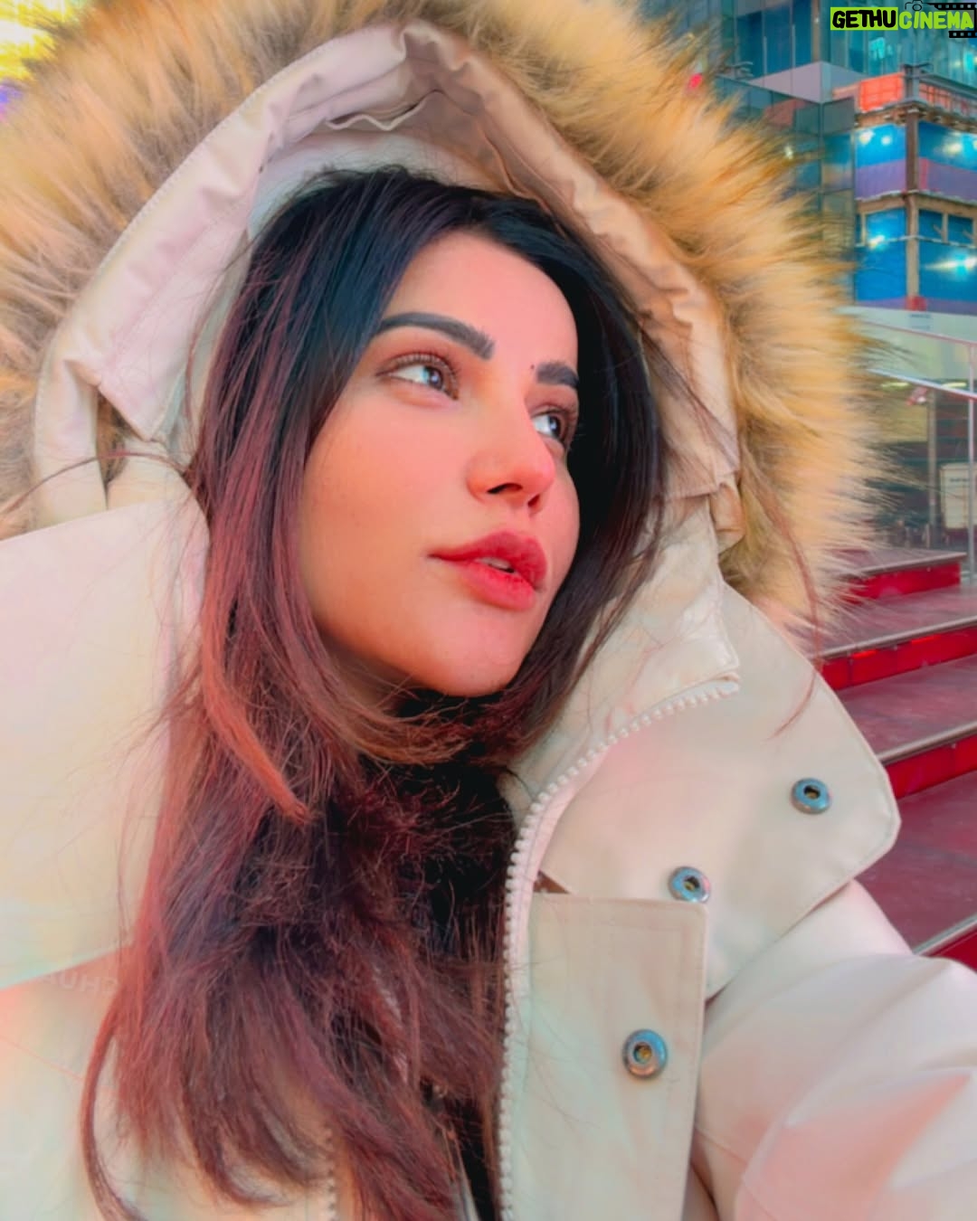 Krisheka Patel - 7.6K Likes - Forever in love with New York 🤌🏻💕🫶🏻😻#nycstreets#timesquarenewyorkcity🌆🗽#snow❄☃️ #lovenyc❤️ #lovetravling✈️