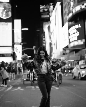 Krisheka Patel Instagram - 💕🦋✨🌈🍟🛍️🗽🌸🍬🫶🏻🤌🏻 #nycdiaries❤️