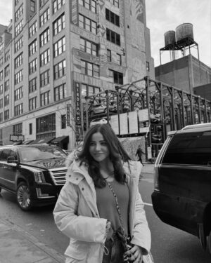 Krisheka Patel Instagram - Forever in love with New York 🤌🏻💕🫶🏻😻#nycstreets#timesquarenewyorkcity🌆🗽#snow❄☃️ #lovenyc❤️ #lovetravling✈️