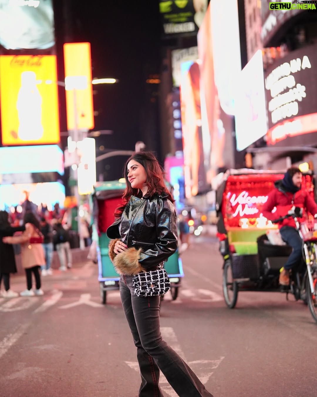 Krisheka Patel - 6.4K Likes - 💕🦋✨🌈🍟🛍️🗽🌸🍬🫶🏻🤌🏻 #nycdiaries❤️