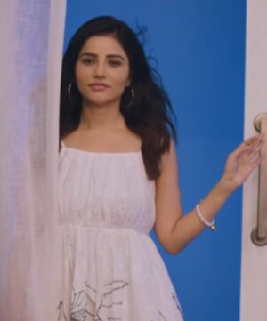 Krisheka Patel Instagram - My Sweetest Barbaadi  is streaming now only on @kukutvofficial 🎬🙌💕

@sutradhaar.films 
@itsrrohitsharma 
@thesandeepkumaar 
@lucky_yadav_dop 
@cp_pandey_dop 
@yuggantbadri 
@kuku_fm 
#newrelease #kukutvdrama #krisheka #saniya #actorlife 💕✨