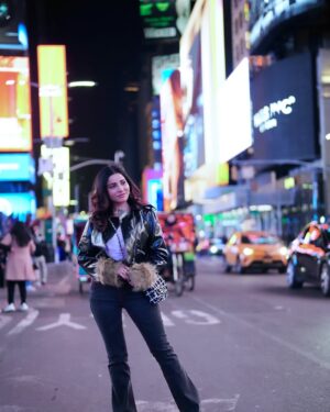 Krisheka Patel Instagram - 💕🦋✨🌈🍟🛍️🗽🌸🍬🫶🏻🤌🏻 #nycdiaries❤️