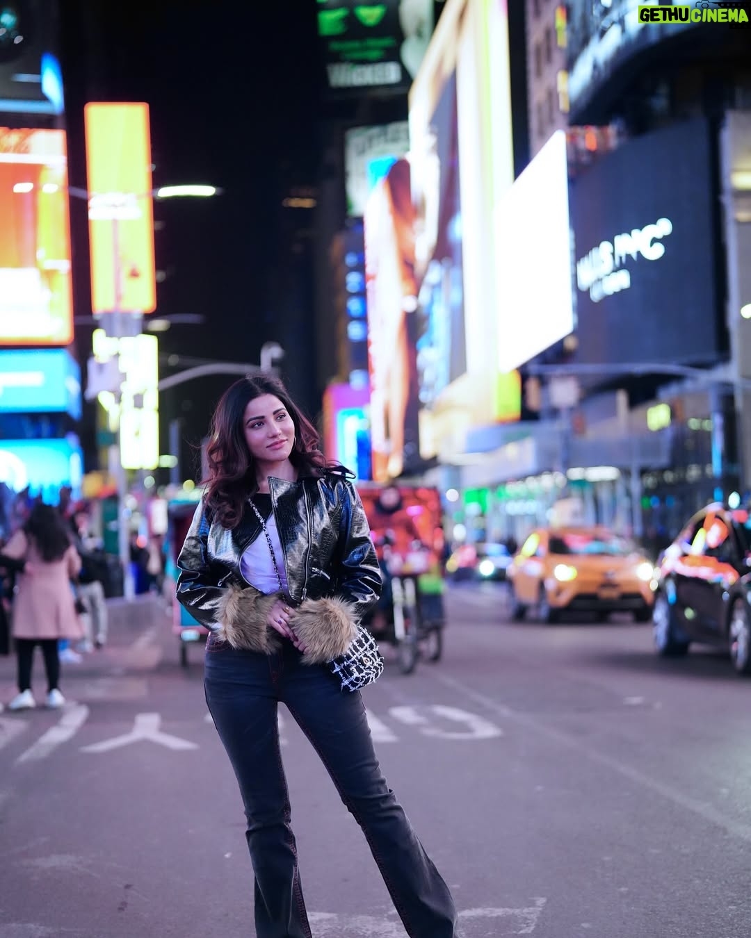 Krisheka Patel - 6.4K Likes - 💕🦋✨🌈🍟🛍️🗽🌸🍬🫶🏻🤌🏻 #nycdiaries❤️