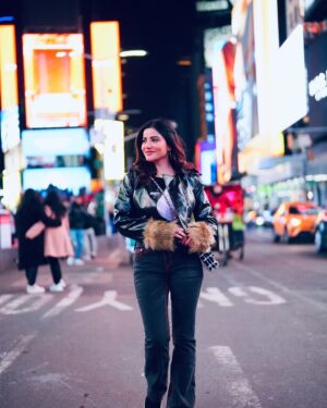 Krisheka Patel Instagram - 💕🦋✨🌈🍟🛍️🗽🌸🍬🫶🏻🤌🏻 #nycdiaries❤️