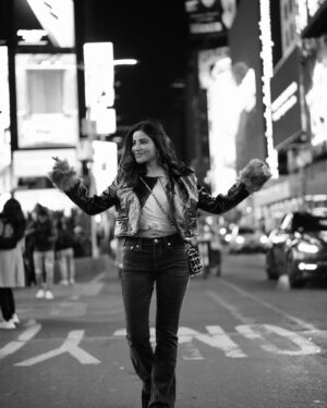 Krisheka Patel Instagram - 💕🦋✨🌈🍟🛍️🗽🌸🍬🫶🏻🤌🏻 #nycdiaries❤️