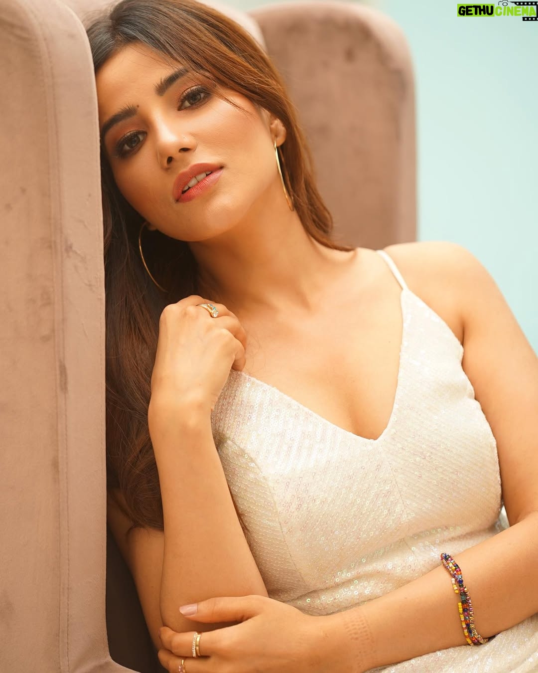 Krisheka Patel - 8.7K Likes - 🤍✨🐹#khawabida✨