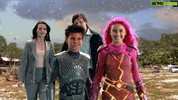 Kristin Davis - 80.7K Likes - Should I be Sharkboy or Lavagirl for Halloween? She was ahead of the trend with this hair 💞