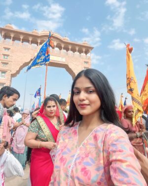 Kriti Chaudhary Instagram - Nirjala Ekadasi ke din baba khatu Shyam jika darsan 💕💕💕💕💕💕#khatushyamdarshan #khatu_shyam_ji_ #ekadashispecial🙏🙏