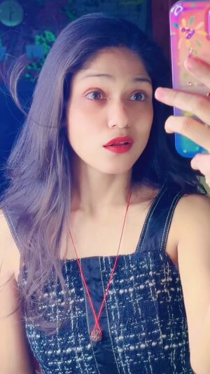 Kriti Chaudhary Instagram - 🧿🧿🧿kya krte ho😎😎
#instagood #foryoupage #trending #virałreels #instalike #viralvideos #foryou #dialogues #trending🧿🧿🧿