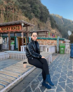 Kritika Chauhan Instagram - 🖤