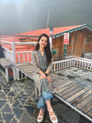 Kritika Chauhan Instagram - 🌸