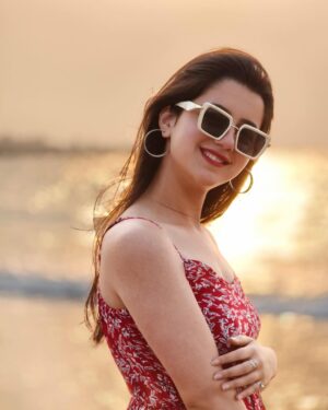 Kritika Chauhan Instagram - This is how you fall in love♥️🌞