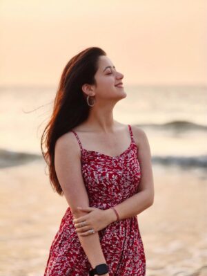 Kritika Chauhan Instagram - ♥️🌺