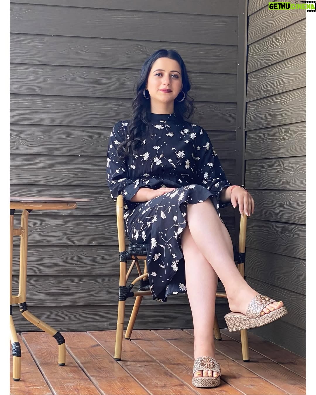 Kritika Chauhan - 6.1K Likes - Black Vibes Only 🖤✨