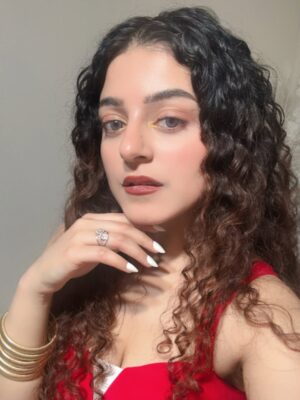 Kritika Kamal Instagram - Wrapped in red, crowned in curls, kissed by gold ❤️
.
.
.
.
#fitcheck #birthdayvibes #foryou #kritikamal
