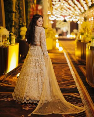 Kritika Kamal Instagram - A Lehenga that speaks elegance and grace ✨❤️
.
.
.
.
#indianwedding #lehenga #traditional #outfitcheck #kritikamal