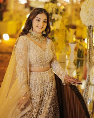 Kritika Kamal Instagram - A Lehenga that speaks elegance and grace ✨❤️
.
.
.
.
#indianwedding #lehenga #traditional #outfitcheck #kritikamal