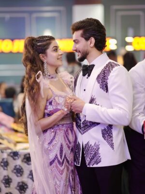 Kritika Kamal Instagram - Still crushing on you like it’s day one — but now we share snacks, secrets, and a life that feels like a rom-com ❤️ I love You 💖
.
.
.
.

#relationshipgoals❤️ #couplephotos #lovestory #foryou #kritikamal