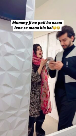 Kritika Kamal Instagram - Pati ka naam nahi lene ka 😝
.
.
.
.
.
#funnyvideos #trendingreels #couplevideos #viralvideos #foryou #kritikamal