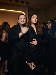 Actress Kritika Kamra HD Photos and Wallpapers September 2025