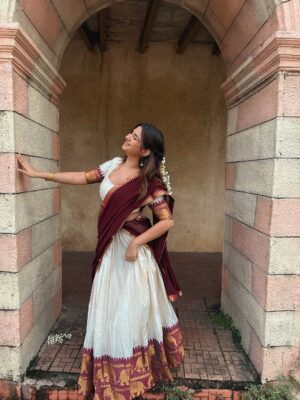 Krupal Akhanii Instagram - Channelling my inner Meenamma🤍
Wearing: @tanhai.in
#indian #southindian #photooftheday #photography #fyp