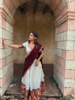 Krupal Akhanii Instagram - Channelling my inner Meenamma🤍
Wearing: @tanhai.in
#indian #southindian #photooftheday #photography #fyp