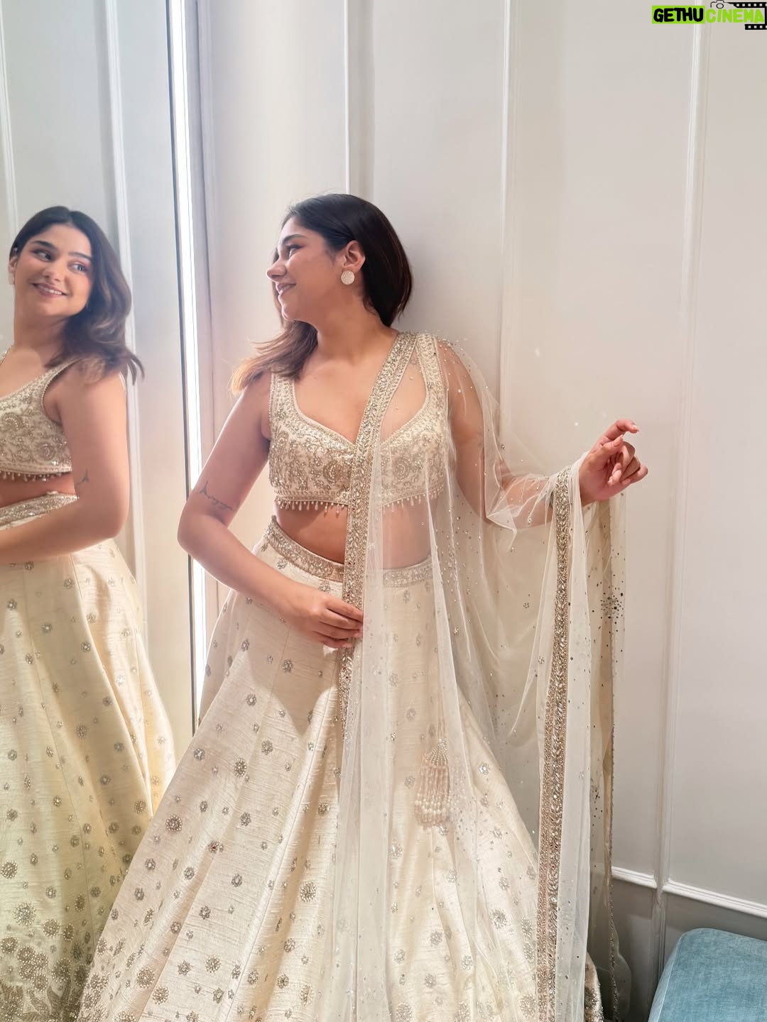 Krupal Akhanii - 1.2K Likes - 🤍
