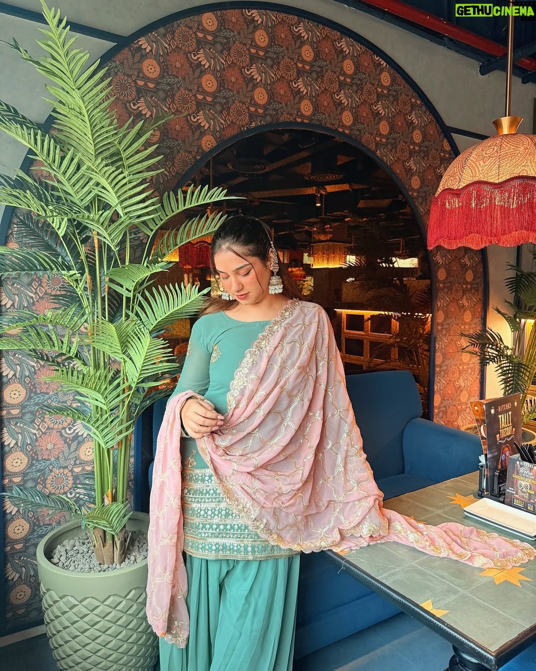 Krupal Akhanii - 855 Likes - Aitabar nahi Ehtiyat kijiye✨💕

📍: @hitchkiindia 
@trutalent.management