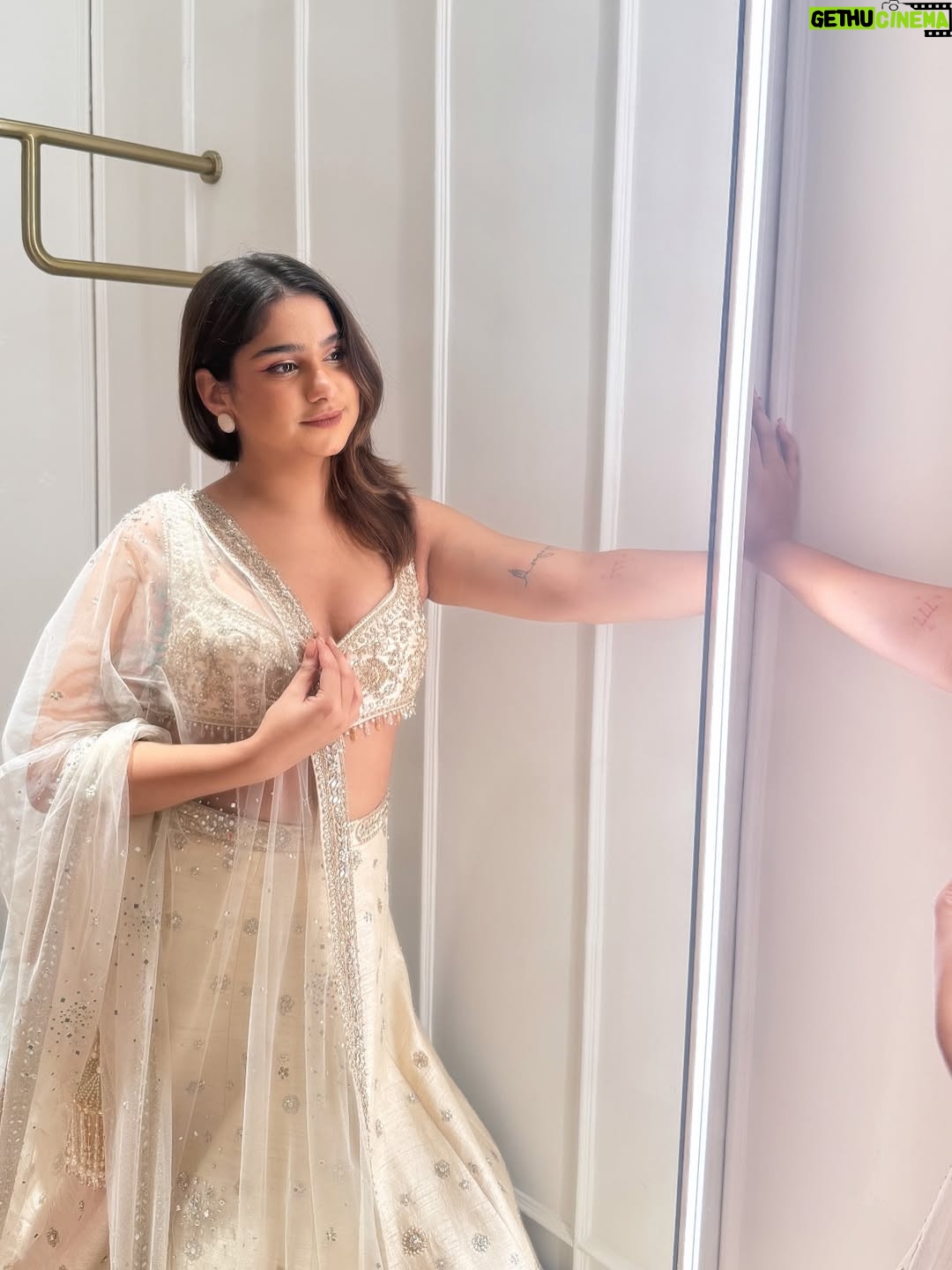 Krupal Akhanii - 1.2K Likes - 🤍